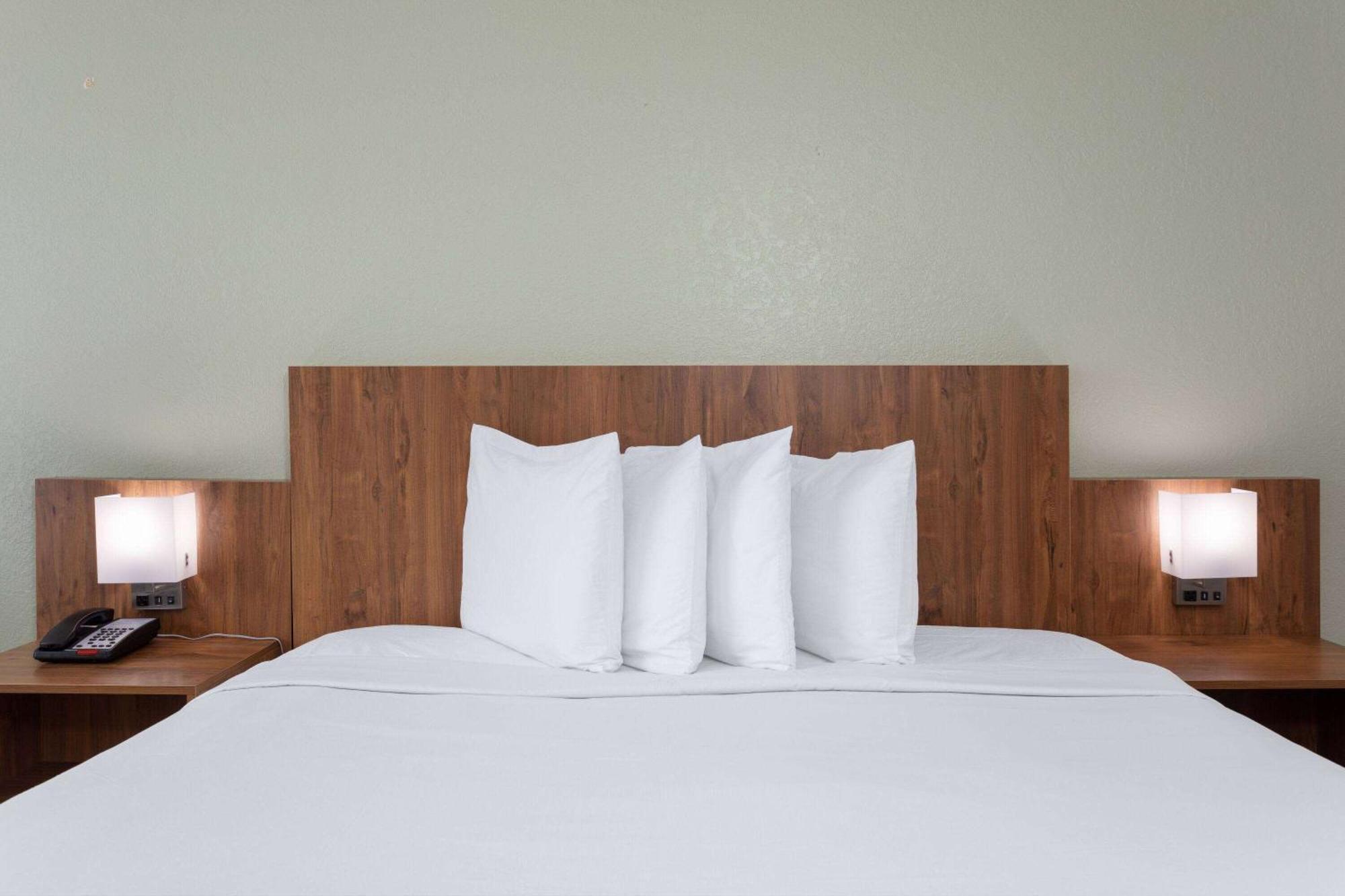Отель Ramada By Wyndham Altamonte Springs Near I-4 Экстерьер фото