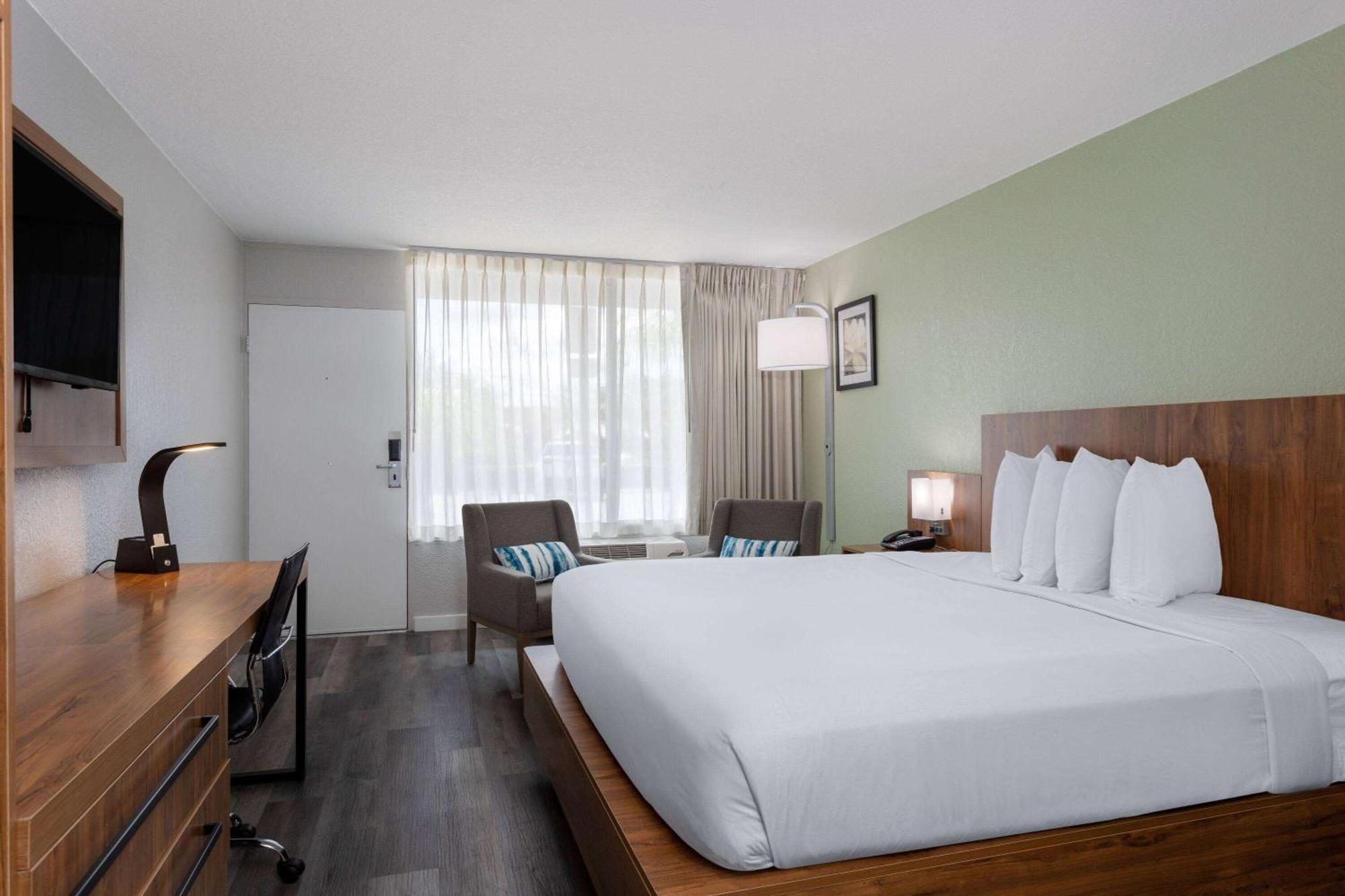 Отель Ramada By Wyndham Altamonte Springs Near I-4 Экстерьер фото