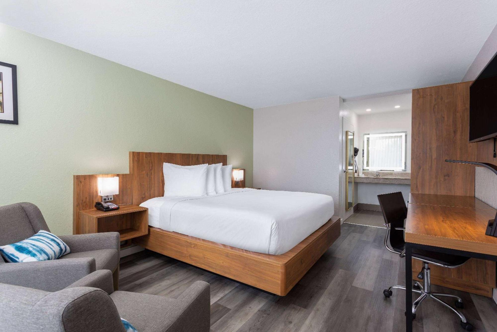 Отель Ramada By Wyndham Altamonte Springs Near I-4 Экстерьер фото