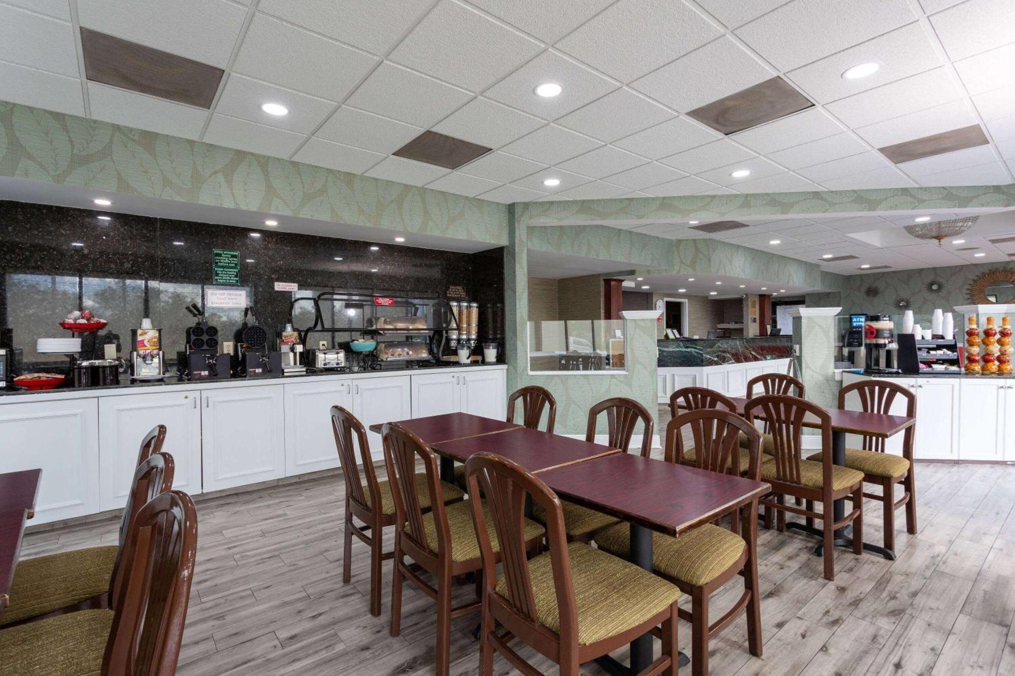 Отель Ramada By Wyndham Altamonte Springs Near I-4 Экстерьер фото